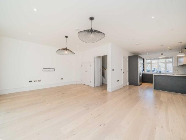 House for rent in London Borough of Merton, Greater London