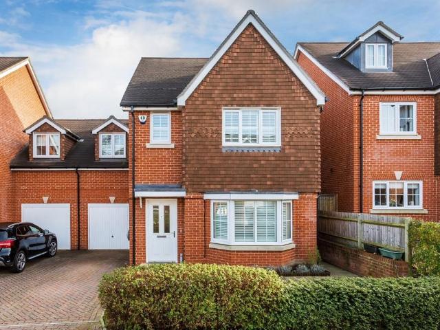 House for rent in Ash Green, Guildford