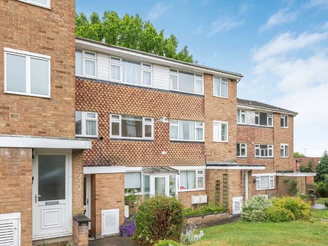 House for rent in London Borough of Ealing, Park Royal