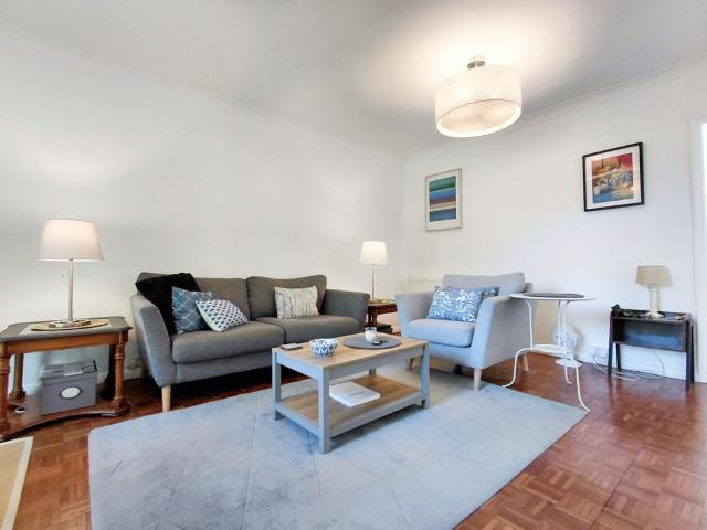 Apartment for rent in London Borough of Ealing, Park Royal