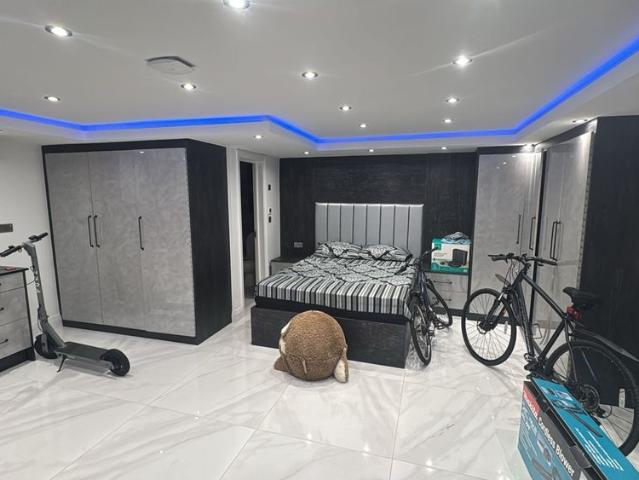 Studio for rent in London Borough of Hounslow, Heston
