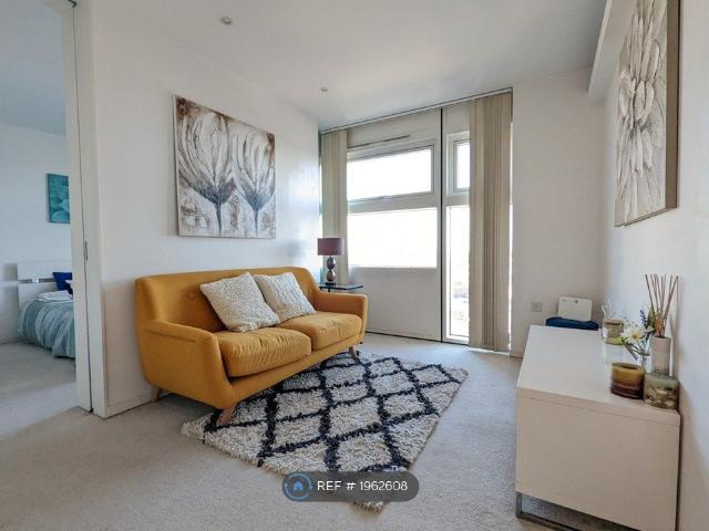 Apartment for rent in Park Central, Birmingham