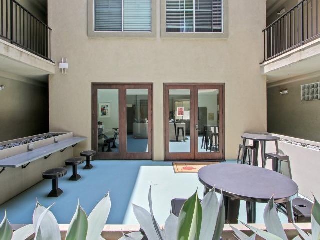 Apartment for rent in Canoga Park, California
