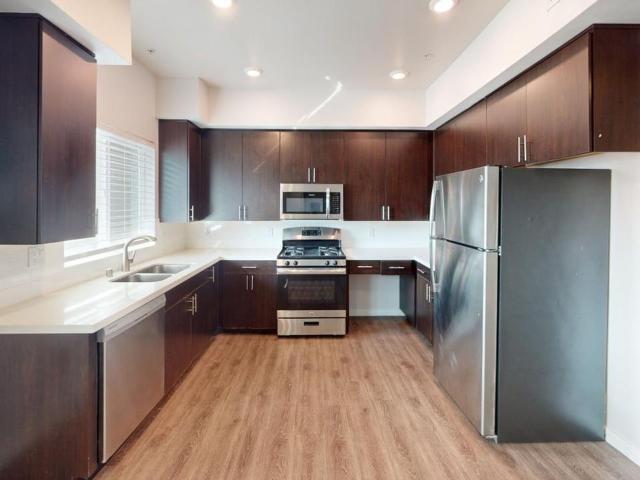 Apartment for rent in Canoga Park, California