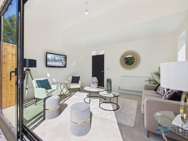 House for rent in Calderstones