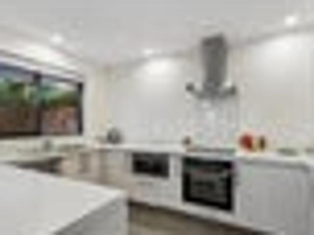Townhouse for sale in Otakou