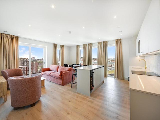 Apartment for rent in Beaufort Park, Greater London