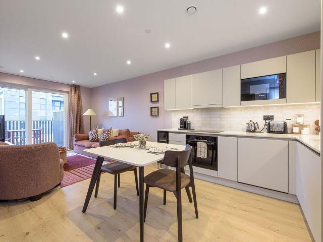 Apartment for rent in Colindale, Greater London