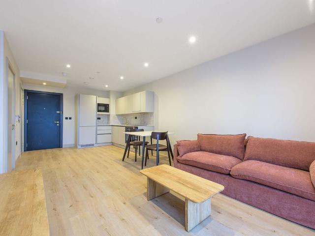 Studio for rent in Colindale, Greater London