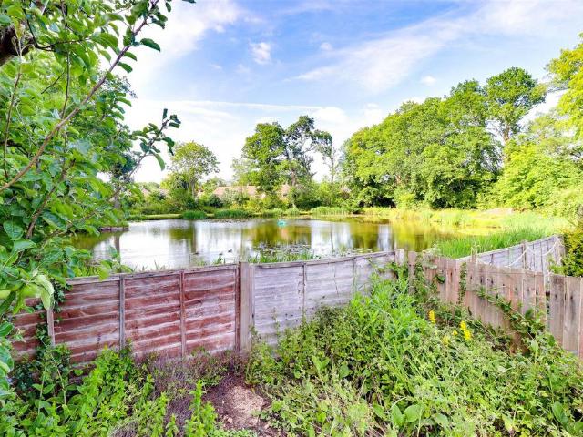 House for rent in Fole, Surrey