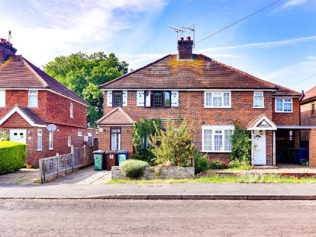 Apartment for rent in Fole, Surrey