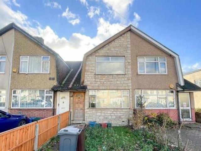 House for sale in London Borough of Hounslow, Feltham