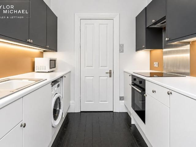 Studio for rent in Aldrington