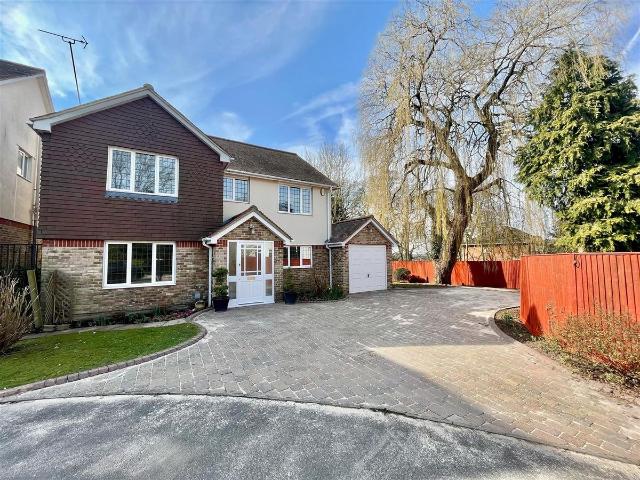 House for rent in Ickenham, Greater London
