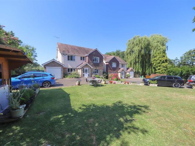 House for rent in Ickenham, Greater London