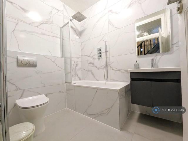 House for rent in Brent Cross, Greater London
