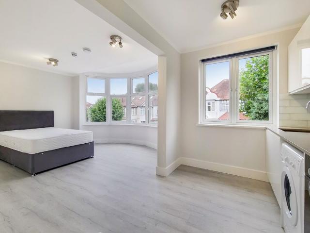 Studio for rent in Brent Cross, Greater London