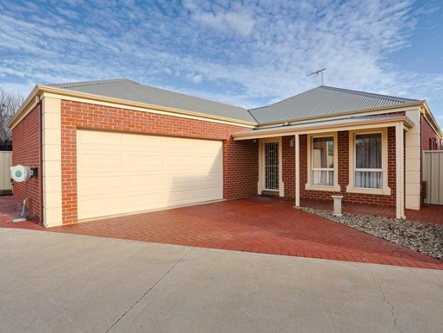 Townhouse for sale in Mildura, Victoria