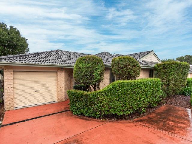 Villa for sale in Lisarow, Gosford