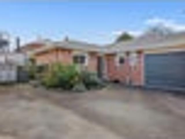 Townhouse for sale in Otakou