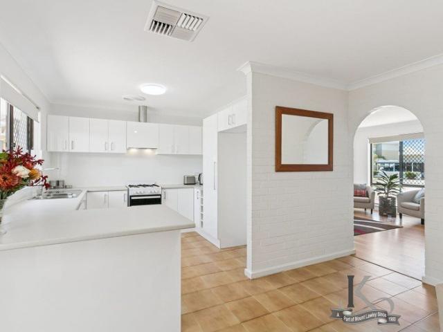Villa for rent in Como, Western Australia