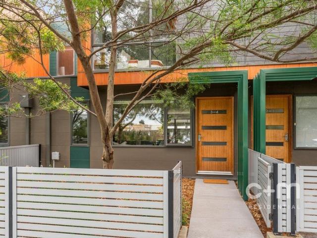 Townhouse for sale in Hadfield, Melbourne