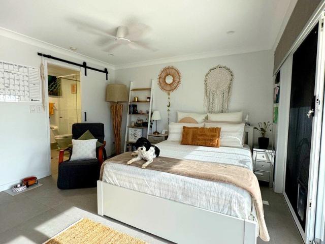 Apartment for rent in Paradise Point, Gold Coast City