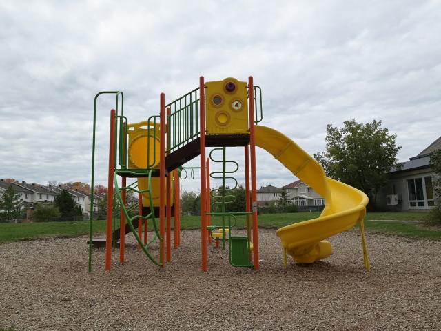 Apartment for rent in Mulhurst Bay, Ontario