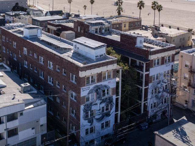 Apartment for rent in Canoga Park, California