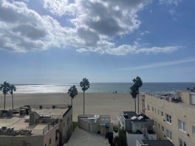 Apartment for rent in Canoga Park, California