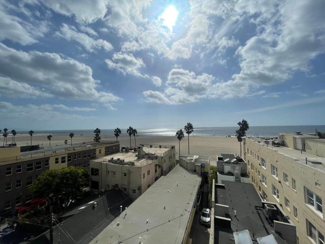 Apartment for rent in Canoga Park, California