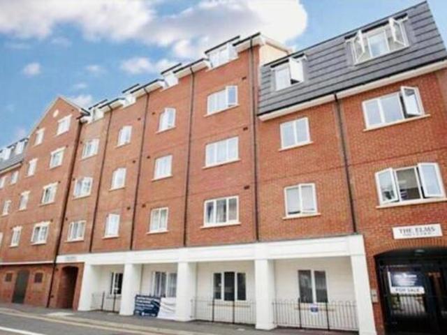 House for sale in Luton