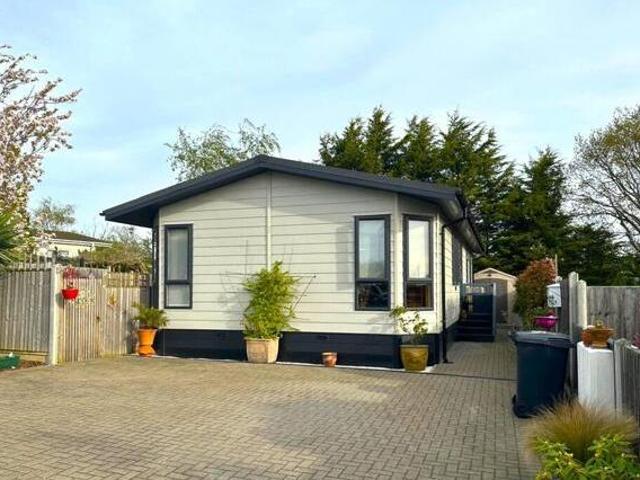 House for sale in Sewardstonebury, Epping
