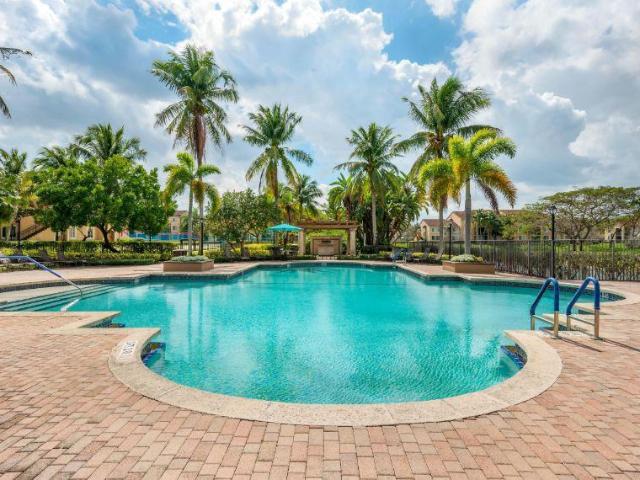 Apartment for rent in Lakeview, Deerfield Beach