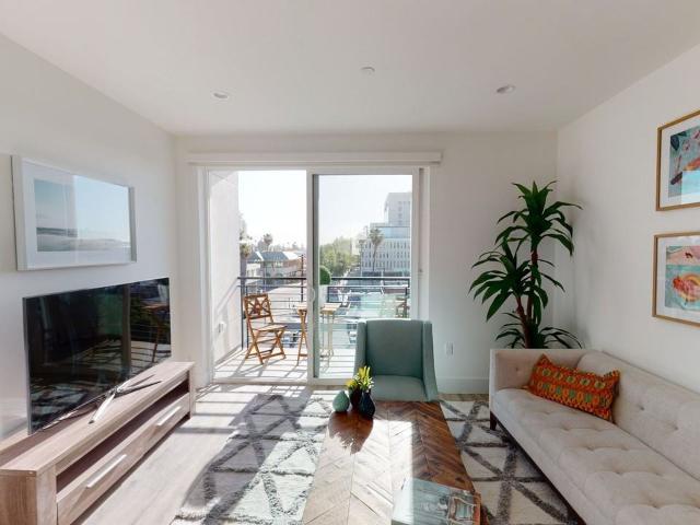 Apartment for rent in Van Nuys Neighborhood Council District, Canoga Park