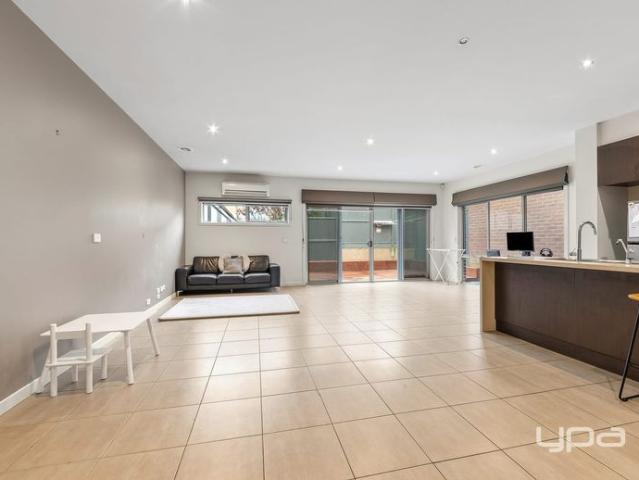 House for rent in Caroline Springs, Melbourne