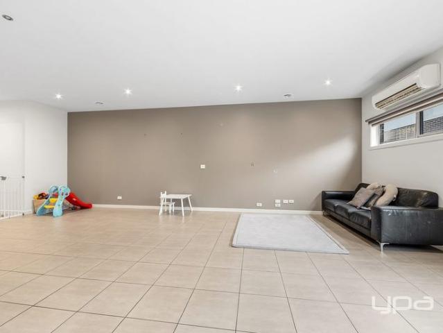 House for rent in Caroline Springs, Melbourne