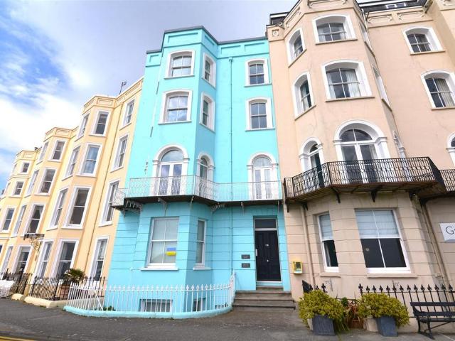 Apartment for rent in Tenby, Wales