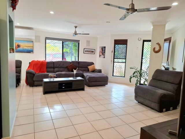 Cottage for sale in Pacific Haven, Fraser Coast Regional