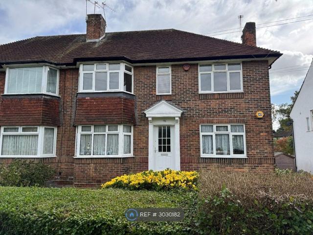 House for rent in Broadfields, Greater London