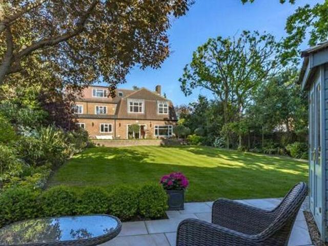 House for sale in Kingston upon Thames, Greater London