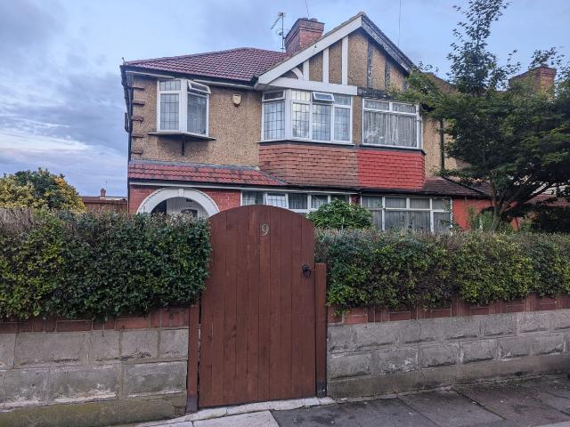 House for rent in London Borough of Ealing, Greater London