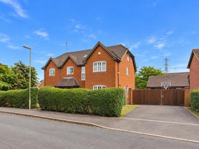 House for rent in Eversley, Hart