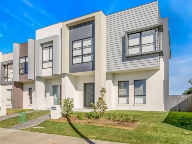 Townhouse for rent in Capestone, Greater Brisbane