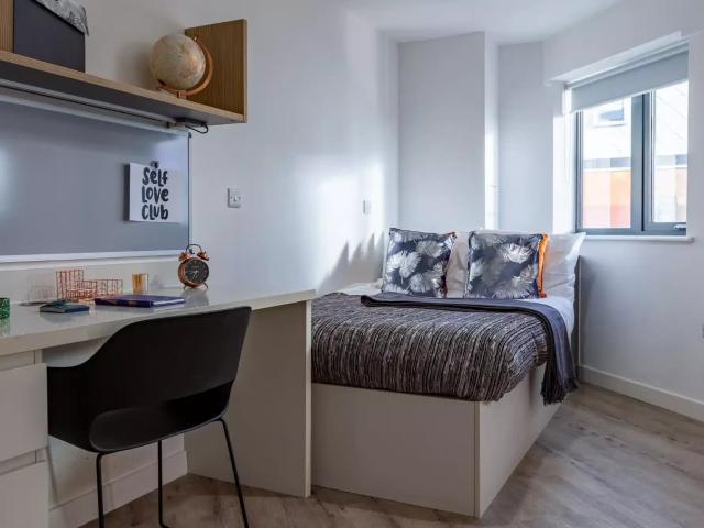 Apartment for rent in Falcon Lodge, Wales