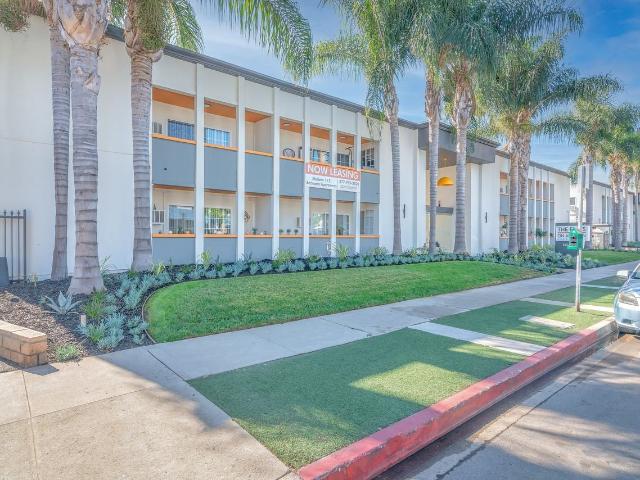 Apartment for rent in Canoga Park, California