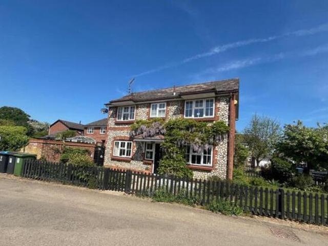 House for sale in Pouchen End, Hertfordshire