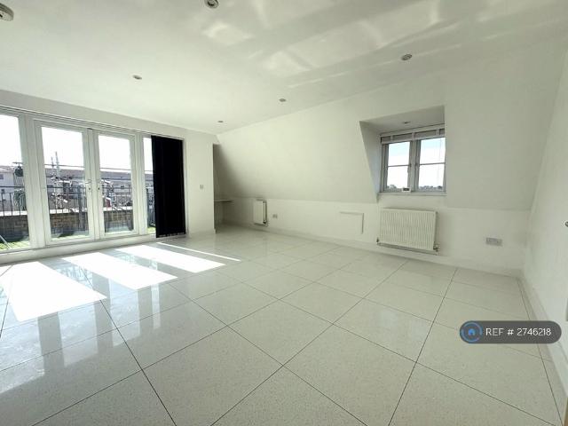 Apartment for rent in Wickford, Basildon
