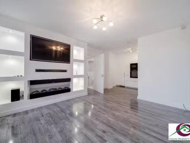 Apartment to rent in Strand, South Tipperary