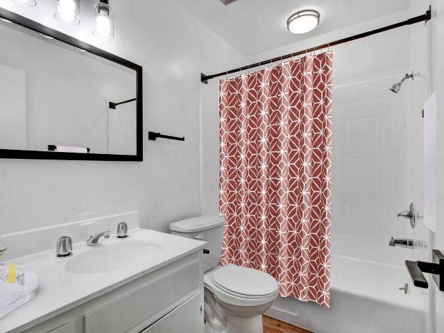 Apartment for rent in Tehrangeles, Los Angeles